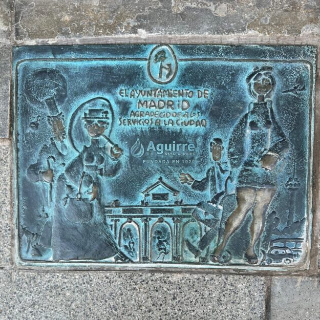 Placa Centenario Aguirre